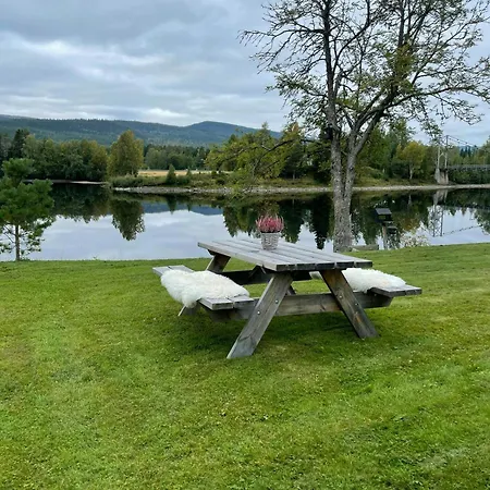 Modern With River Frontage Near Opphus Feriehus *