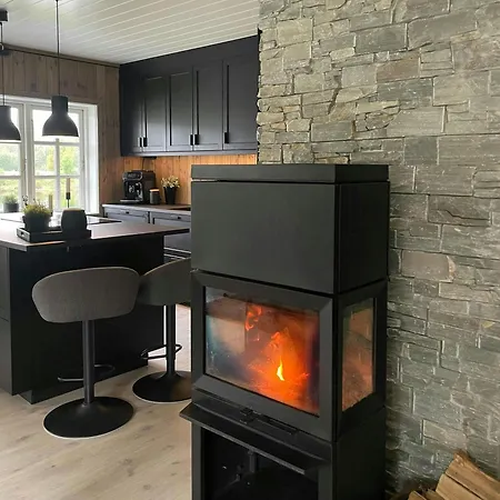 Feriehus Modern With River Frontage Near Opphus *