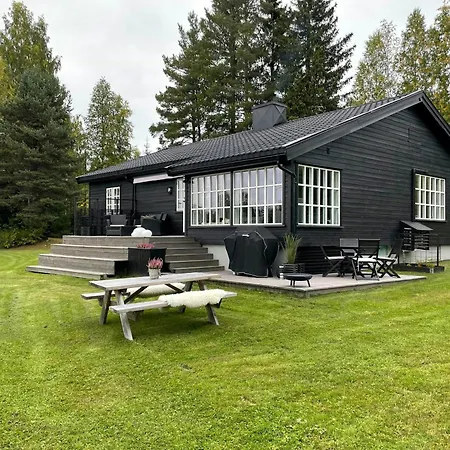 Holiday home Modern With River Frontage Near Opphus Rena