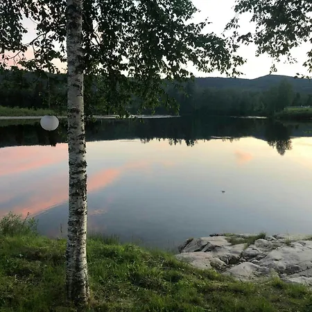 Modern With River Frontage Near Opphus Feriehus *