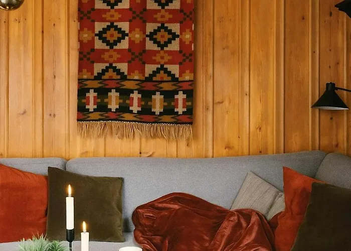 Modern With River Frontage Near Opphus בית נופש Rena