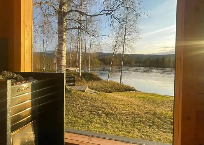 בית נופש Modern With River Frontage Near Opphus *