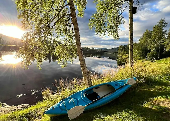בית נופש Modern With River Frontage Near Opphus
